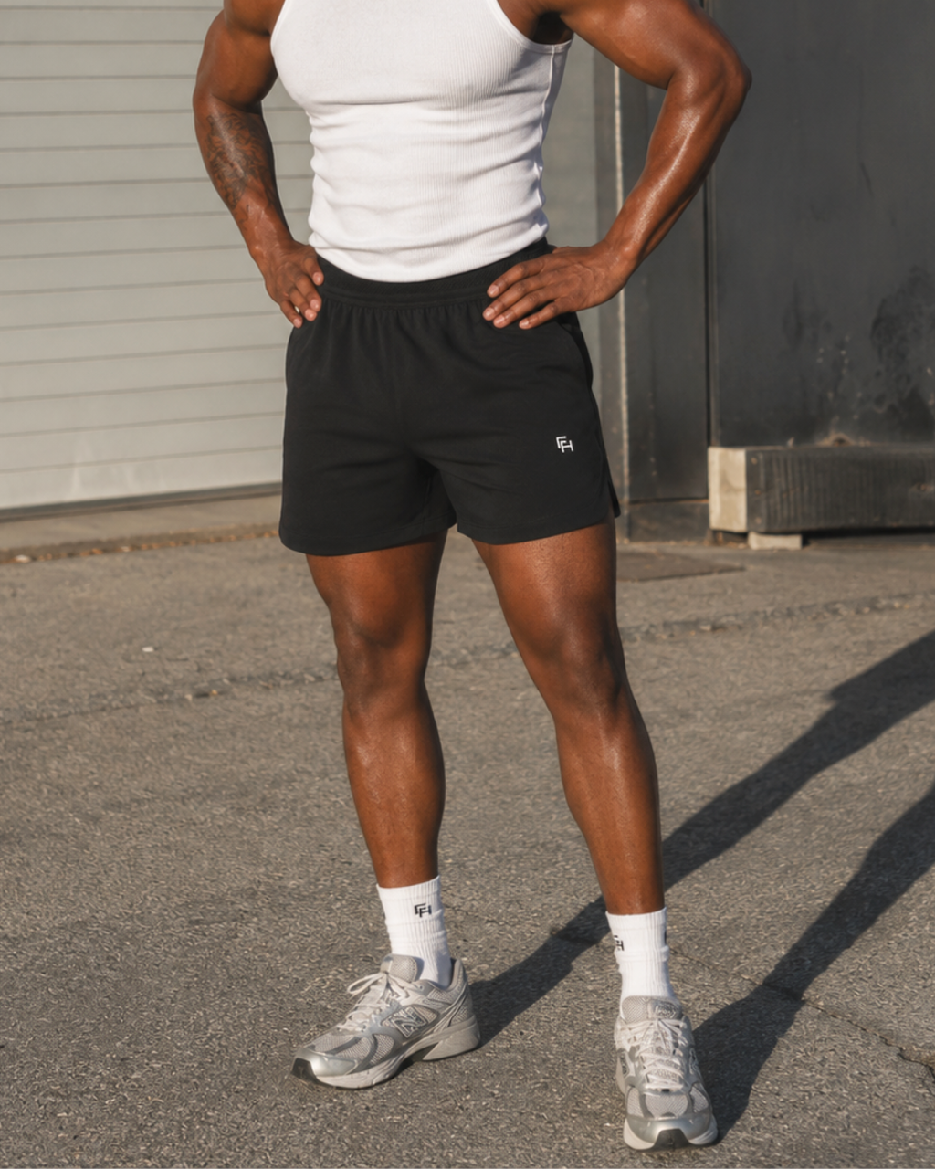 Onyx Shorts 5"